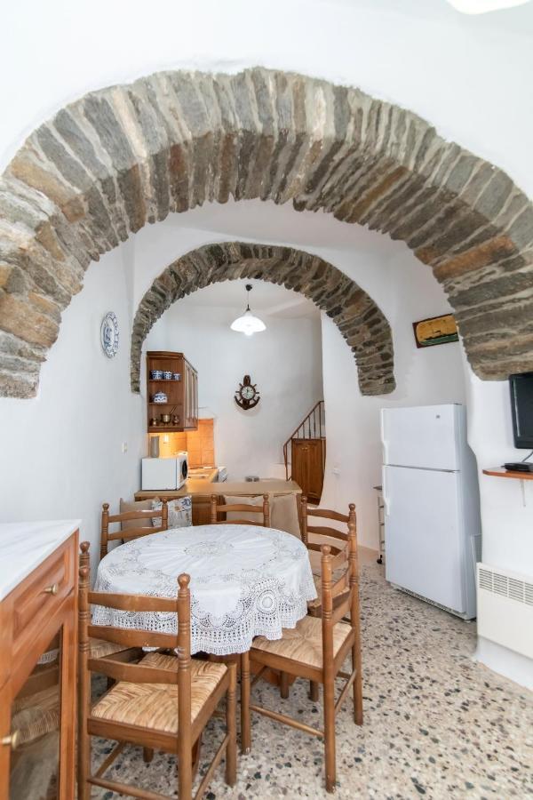 Vila Myroviglia Ysternia Istérnia Exteriér fotografie